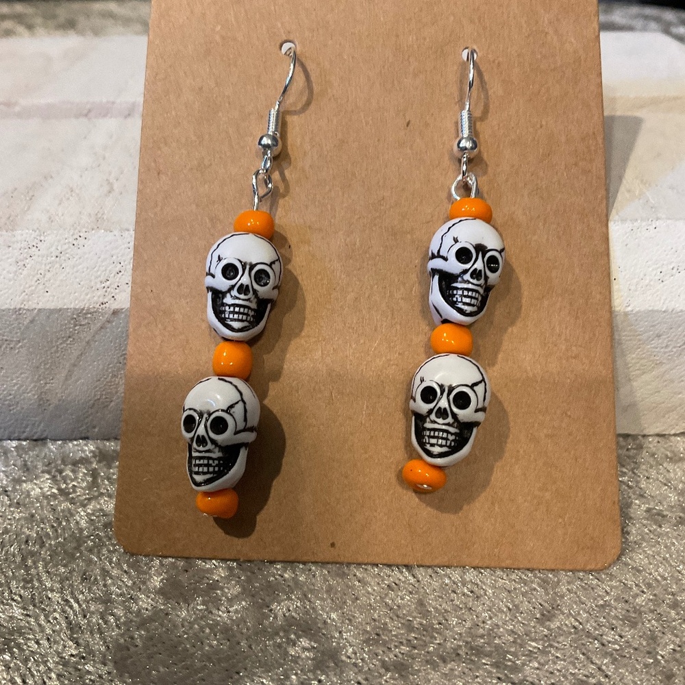 Skull Bead Dangle Pierced Earrings